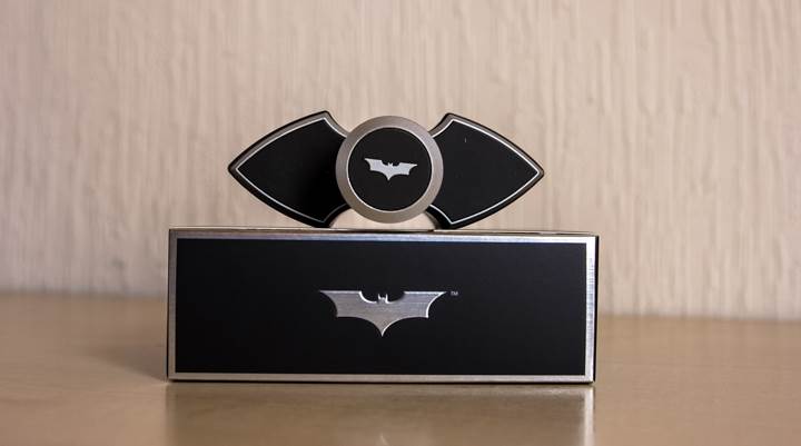Batman Begins – The new dark fragrance for men_004